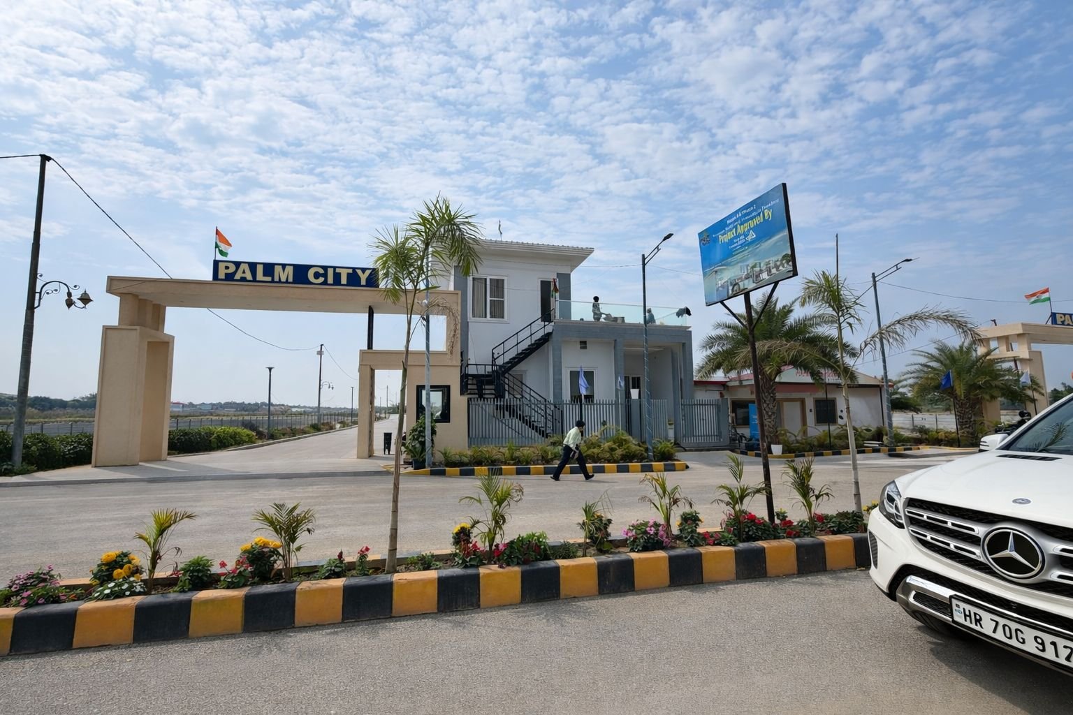 Palm City Entrance Gate